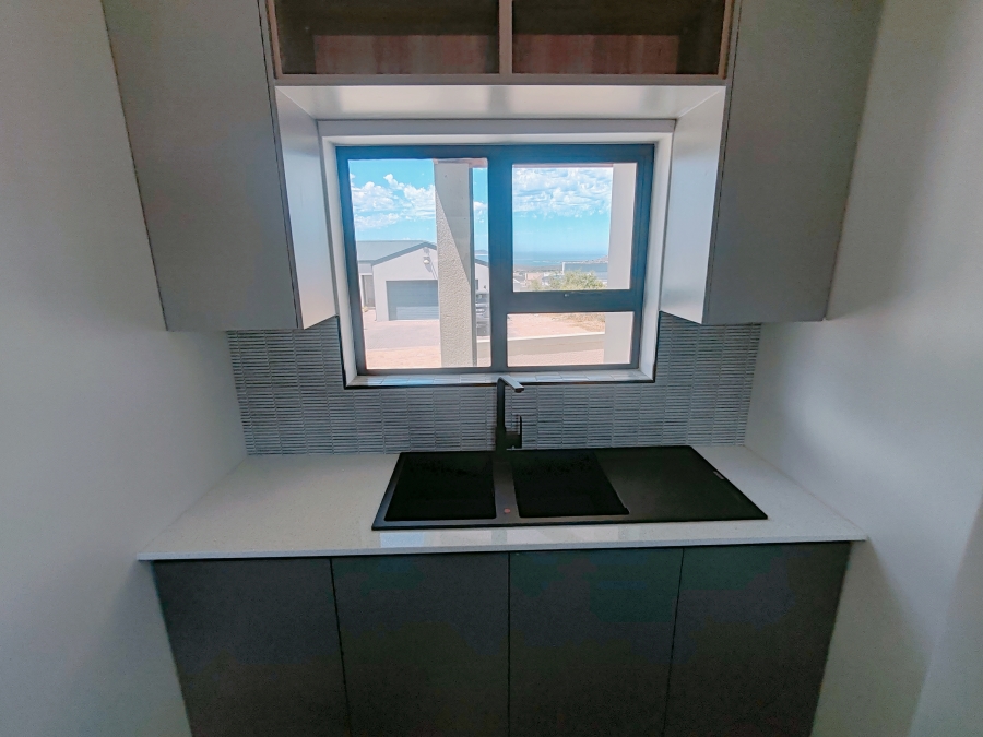 3 Bedroom Property for Sale in Hoogland Western Cape